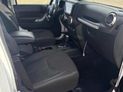 
										2018 Jeep Wrangler JK Unlimited Sahara full									