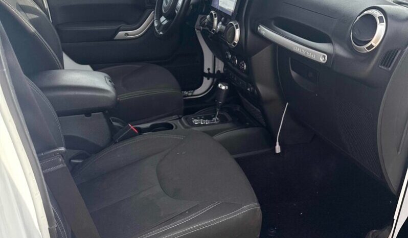 
								2018 Jeep Wrangler JK Unlimited Sahara full									