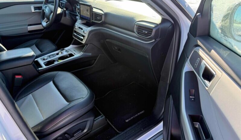 
								2024 Ford Explorer XLT Sport full									