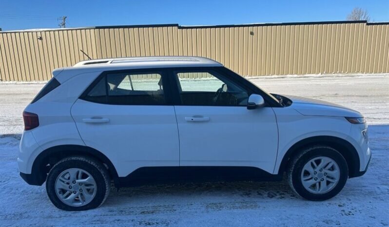 
								2024 Hyundai VENUE Preferred full									