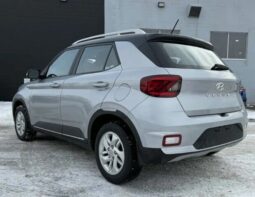 
										2024 Hyundai VENUE Preferred full									