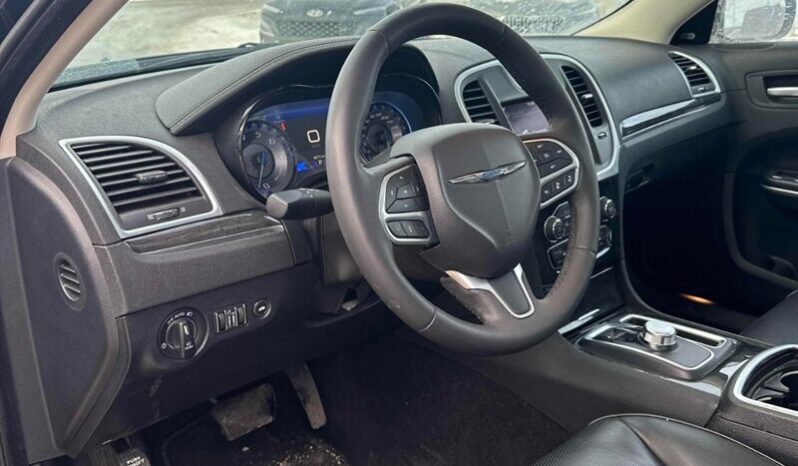 
								2023 Chrysler 300 Series Touring L full									