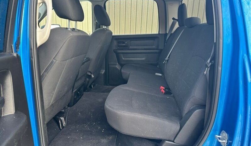 
								2019 RAM 1500 Classic Express Blackout full									