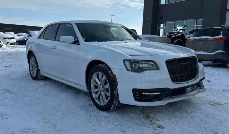 
								2021 Chrysler 300 Series S full									