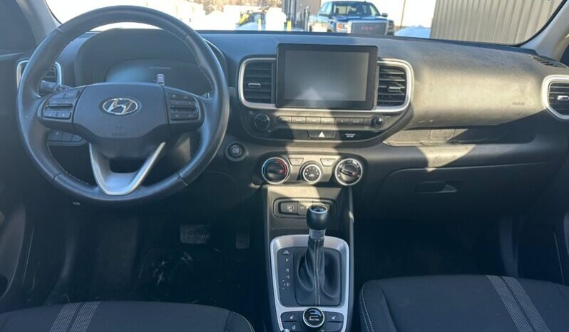 
								2024 Hyundai VENUE Preferred full									