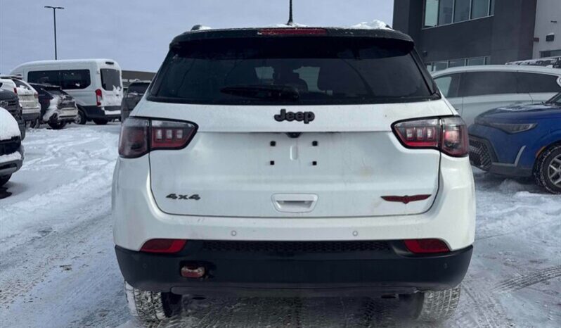 
								2024 Jeep Compass Trailhawk full									