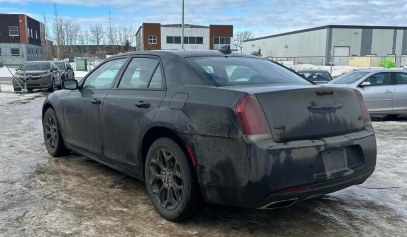 
								2023 Chrysler 300 Series Touring L full									