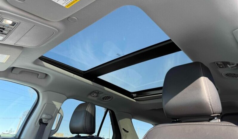 
								2024 Ford Explorer XLT Sport full									