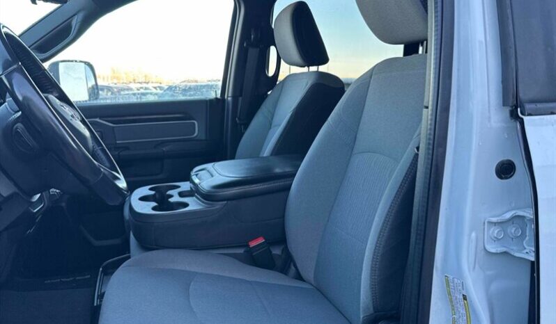 
								2022 RAM 3500 Big Horn full									