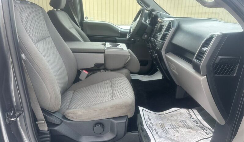 
								2017 Ford F-150 XLT XTR full									