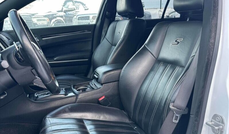 
								2021 Chrysler 300 Series S full									