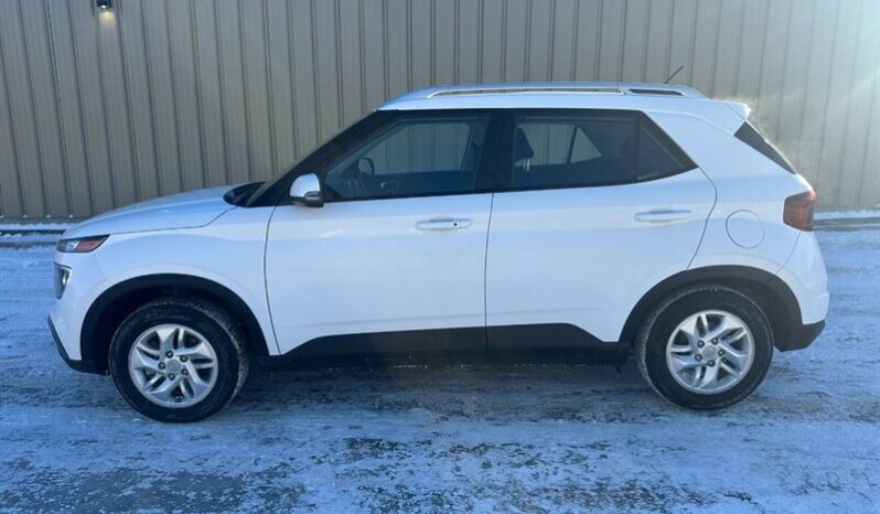 
								2024 Hyundai VENUE Preferred full									