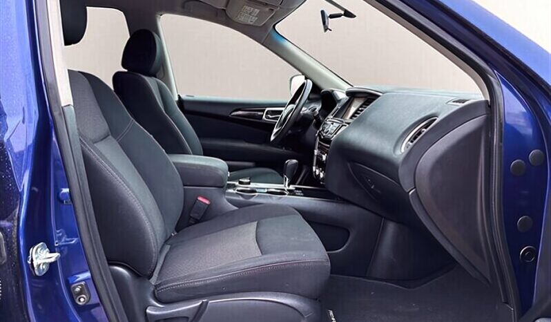 
								2017 Nissan Pathfinder SV full									