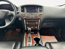 
										2017 Nissan Pathfinder Platinum full									