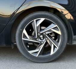 
										2024 Hyundai ELANTRA Preferred Tech full									