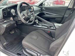 
										2024 Hyundai ELANTRA Preferred Tech full									