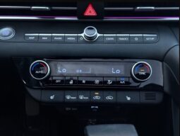 
										2024 Hyundai ELANTRA Preferred Tech full									