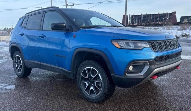 
								2024 Jeep Compass Trailhawk full									