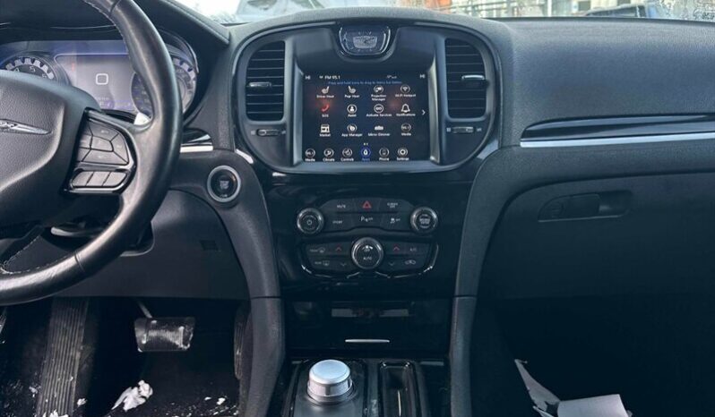 
								2021 Chrysler 300 Series S full									