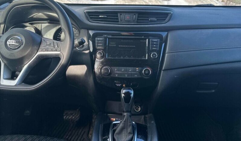 
								2020 Nissan Rogue SV full									