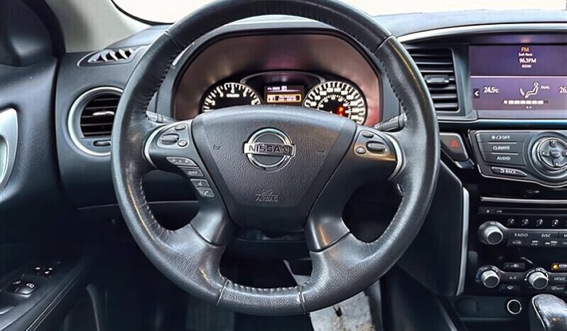 
								2017 Nissan Pathfinder SV full									