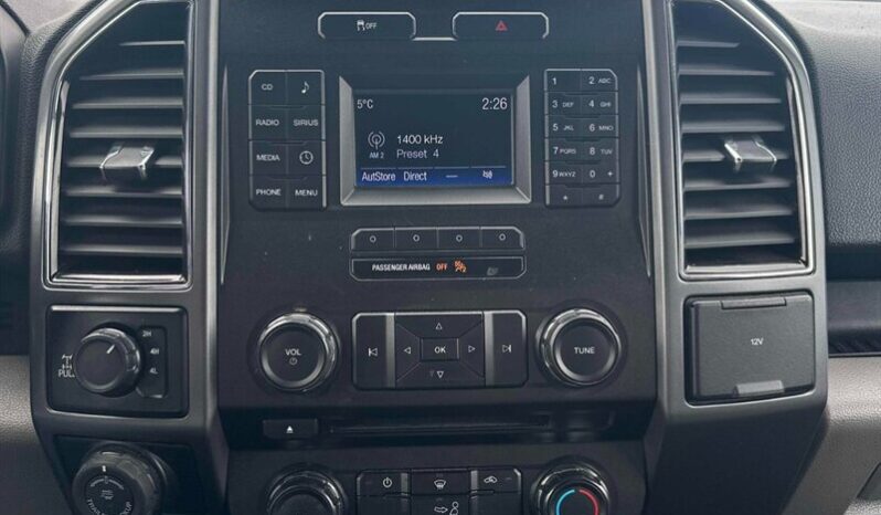 
								2017 Ford F-150 XLT full									