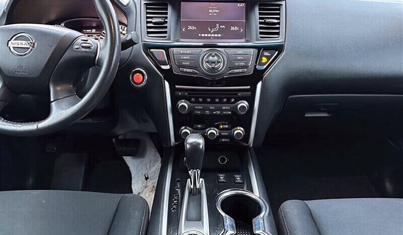 
								2017 Nissan Pathfinder SV full									