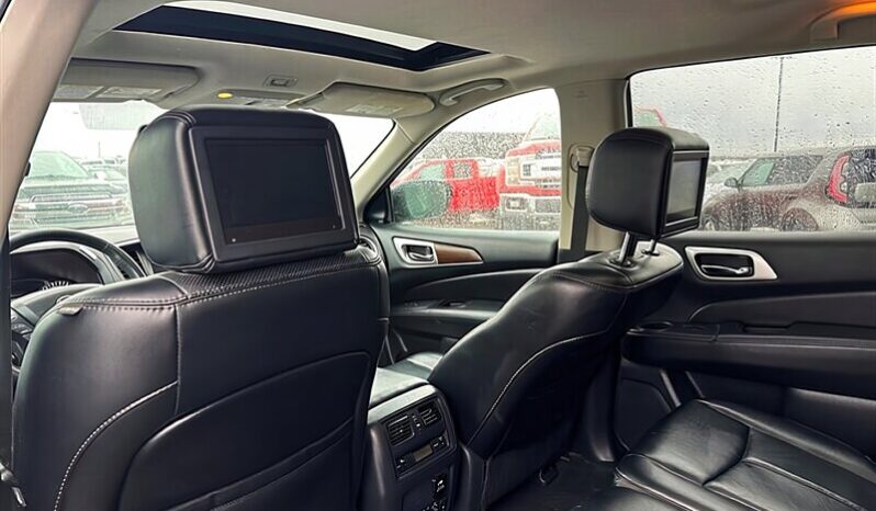 
								2017 Nissan Pathfinder Platinum full									