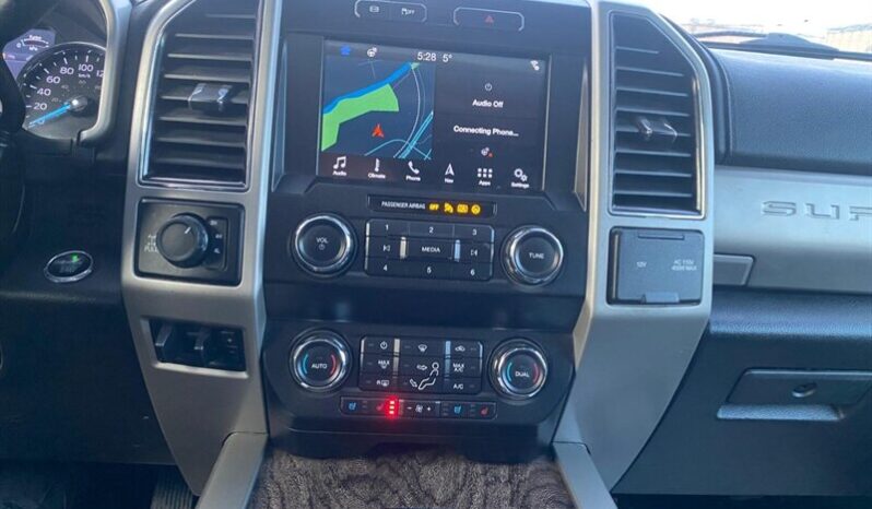 
								2020 Ford F-350 Super Duty Lariat full									