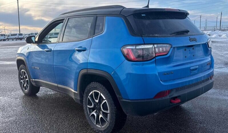 
								2024 Jeep Compass Trailhawk full									
