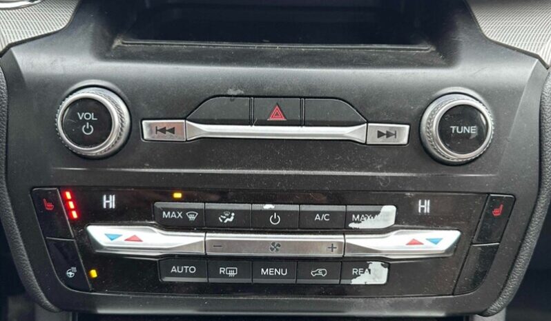 
								2020 Ford Explorer XLT full									