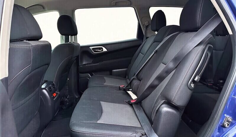 
								2017 Nissan Pathfinder SV full									