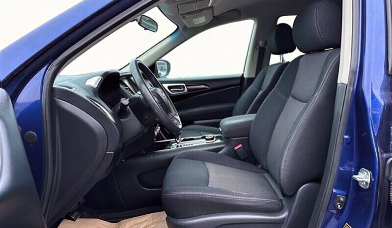 
								2017 Nissan Pathfinder SV full									