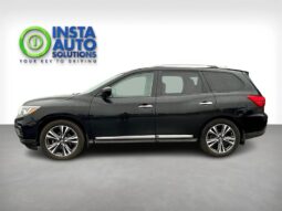 
										2017 Nissan Pathfinder Platinum full									