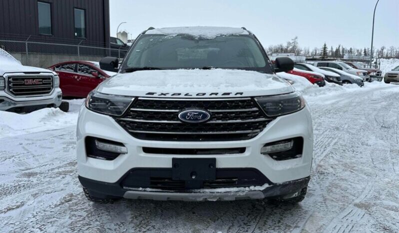 
								2020 Ford Explorer XLT full									