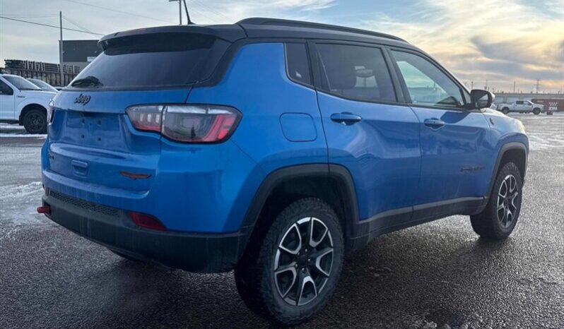 
								2024 Jeep Compass Trailhawk full									