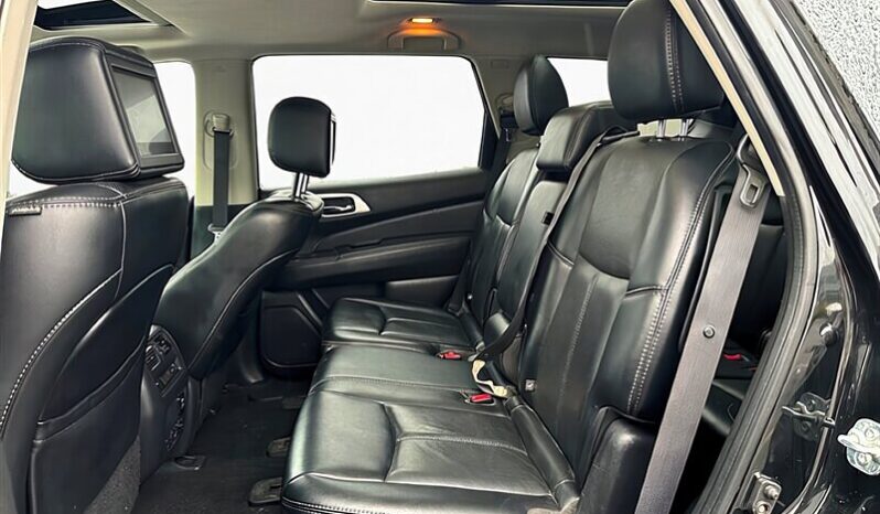 
								2017 Nissan Pathfinder Platinum full									