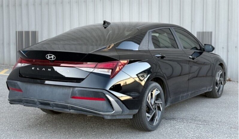 
								2024 Hyundai ELANTRA Preferred Tech full									