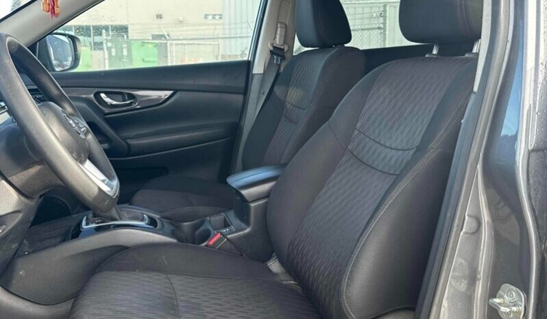 
								2020 Nissan Rogue SV full									