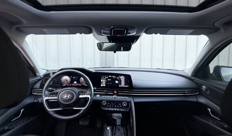 
								2024 Hyundai ELANTRA Preferred Tech full									