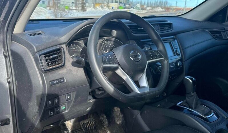 
								2020 Nissan Rogue SV full									