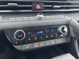 
										2024 Hyundai ELANTRA Preferred Tech full									