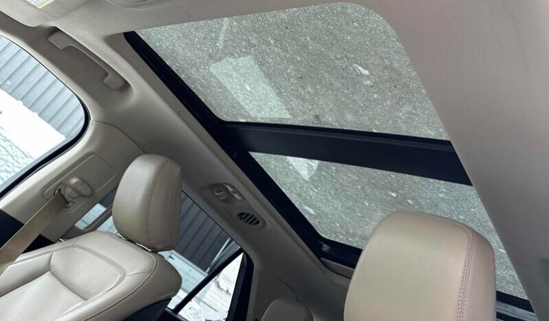 
								2020 Ford Explorer XLT full									