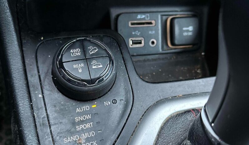 
								2015 Jeep Cherokee Trailhawk full									