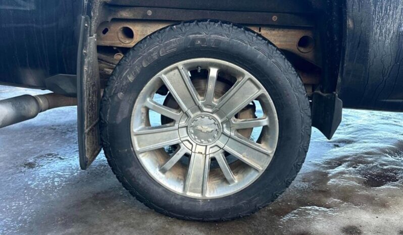 
								2017 Chevrolet Silverado 1500 High Country full									