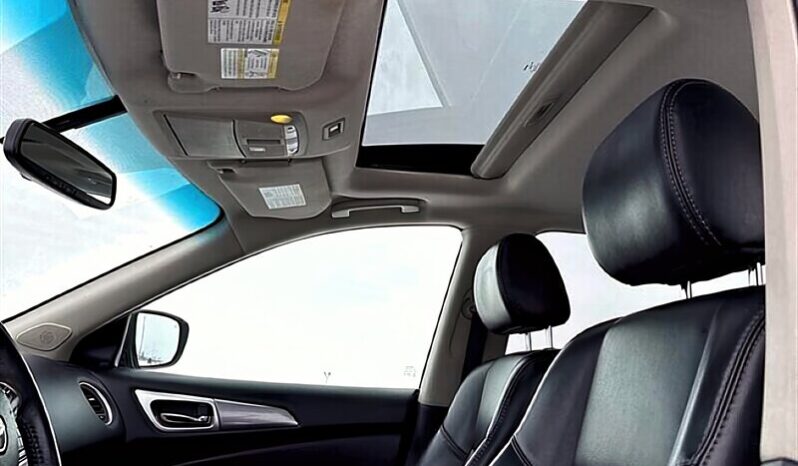 
								2018 Nissan Pathfinder SL full									